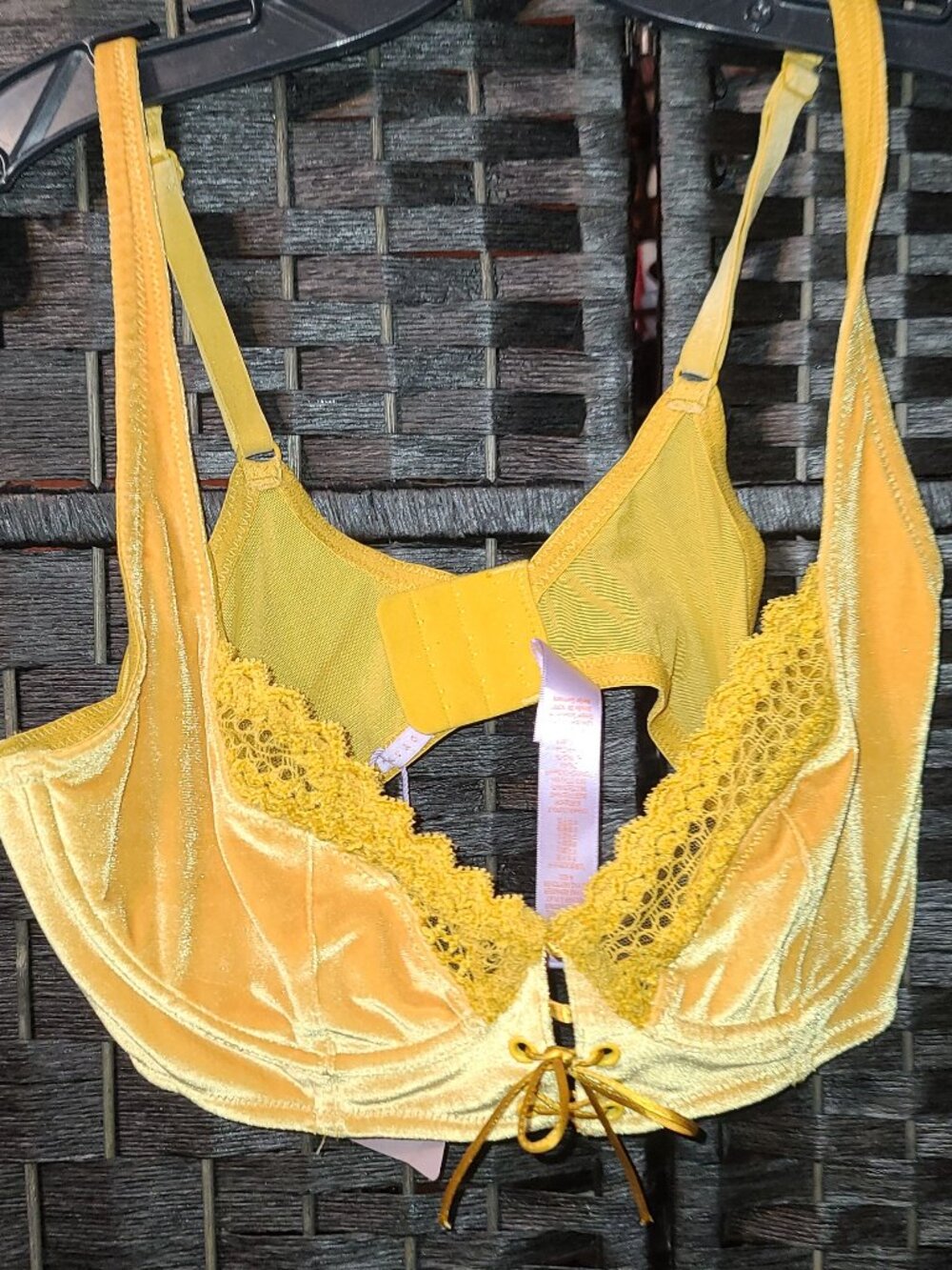 Savage X Fenty Honeycomb Yellow Velvet Vixen Lace-Up Bra size 38 D NWT
